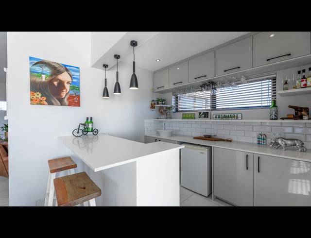 6 BEDROOM HOUSE FOR SALE IN MYBURGH PARK